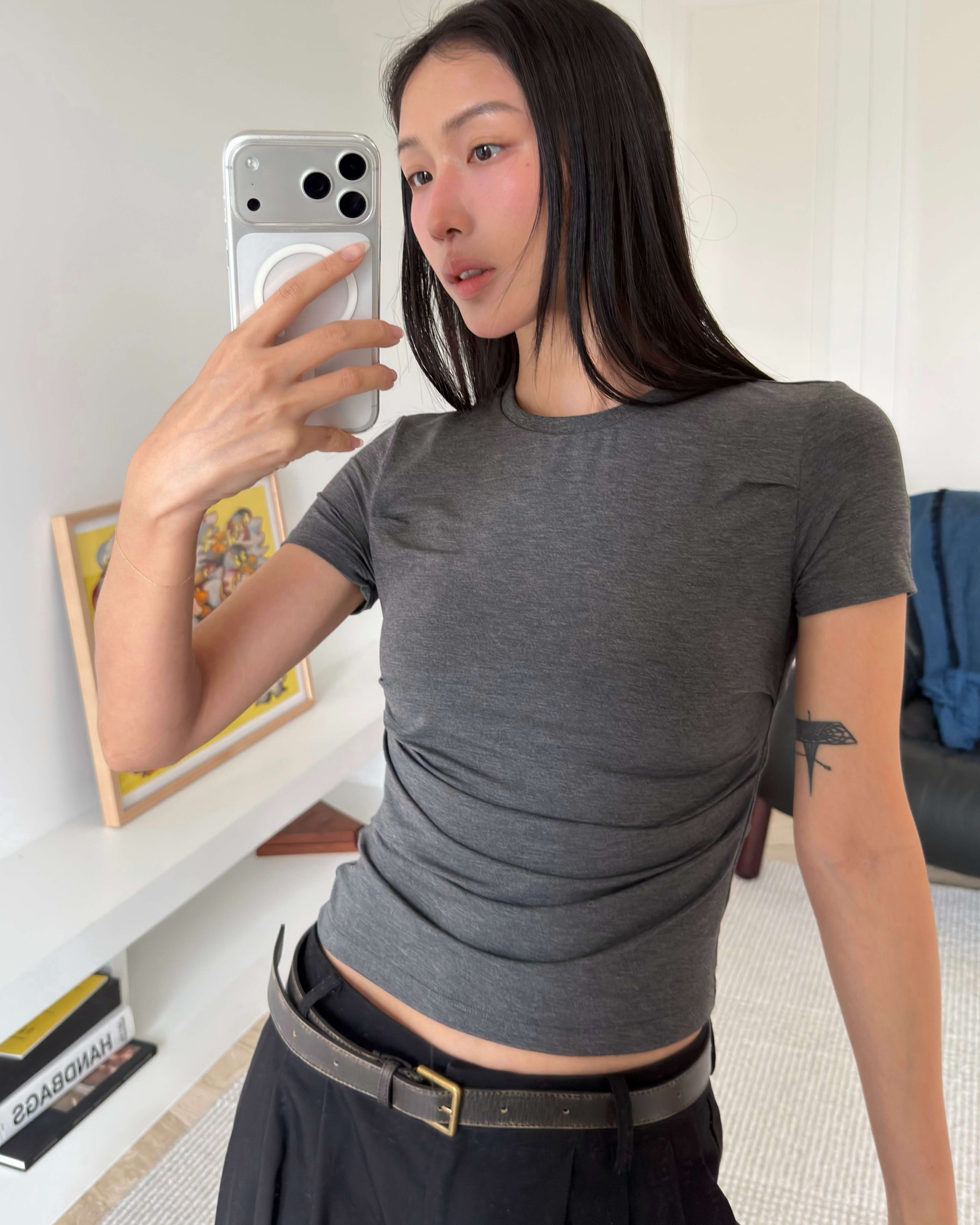 2026.6 側抓褶果凍Tee 2.0
