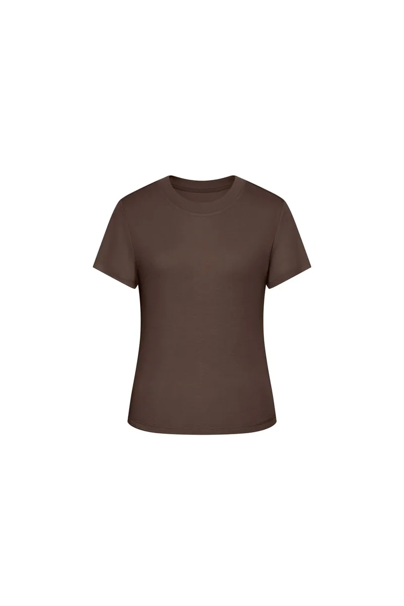 軽やかで伸縮するソフトTシャツ
