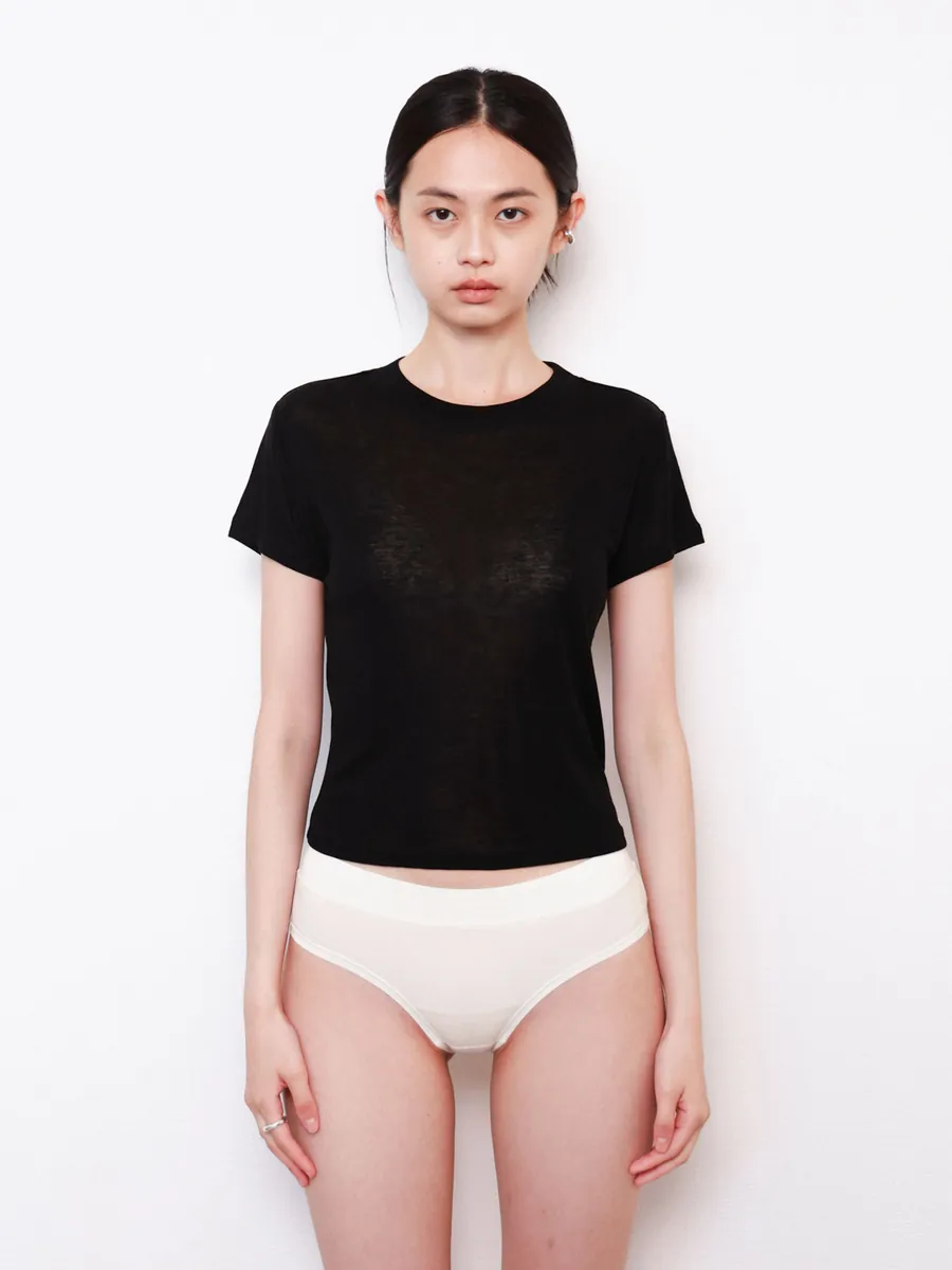 軽やかで伸縮するソフトTシャツ