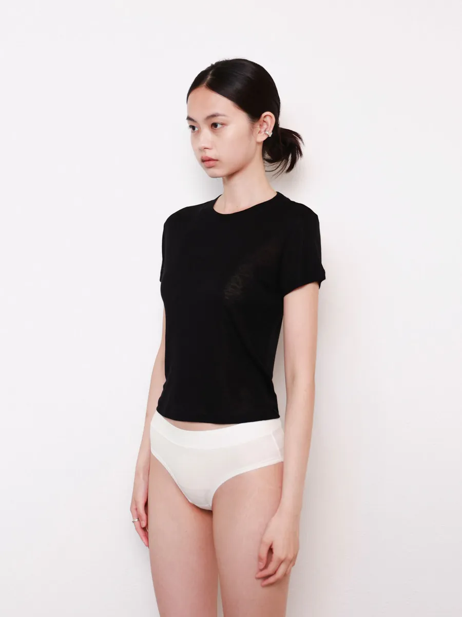 軽やかで伸縮するソフトTシャツ