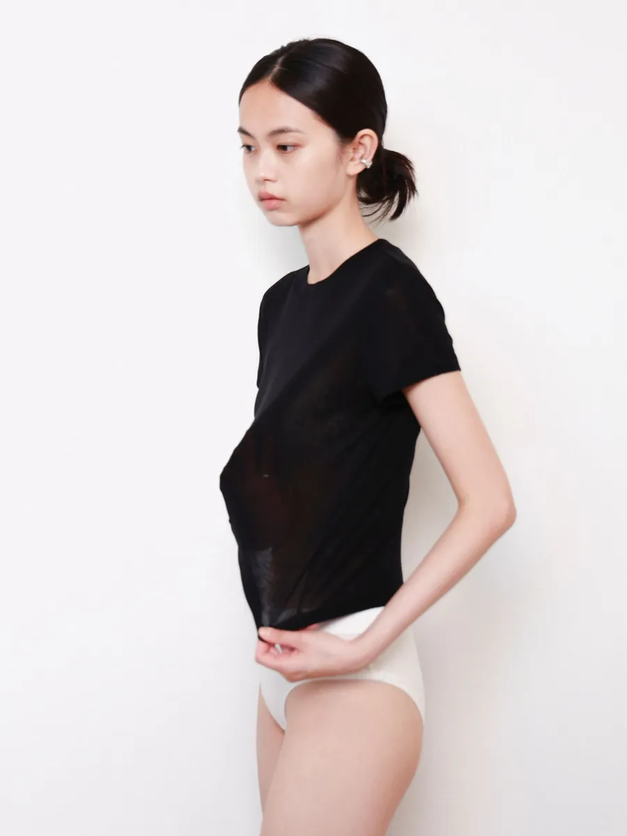 軽やかで伸縮するソフトTシャツ