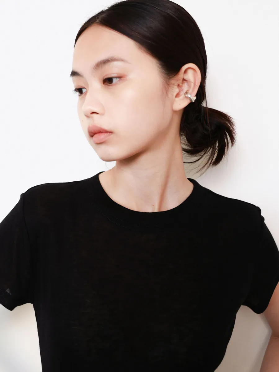 軽やかで伸縮するソフトTシャツ