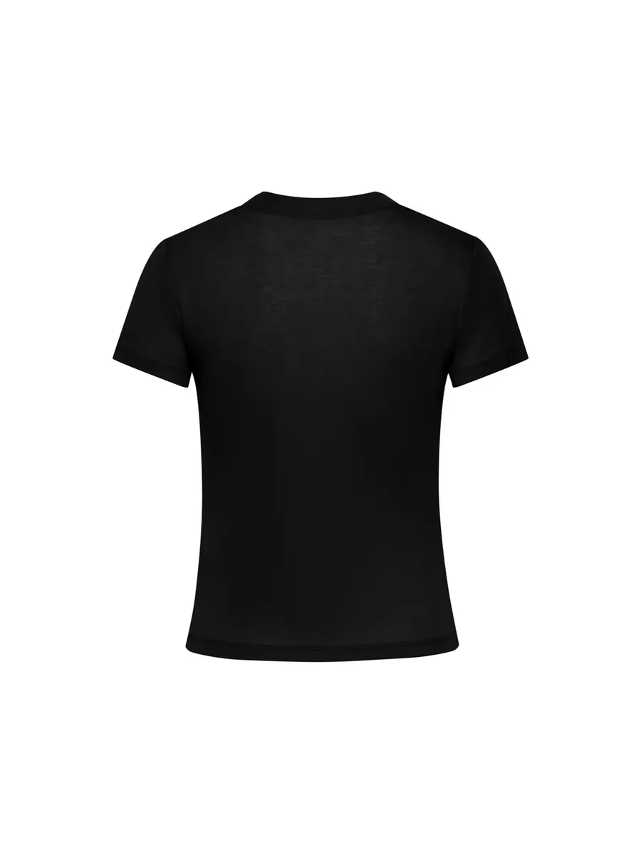 軽やかで伸縮するソフトTシャツ