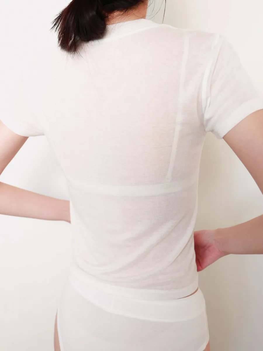 軽やかで伸縮するソフトTシャツ