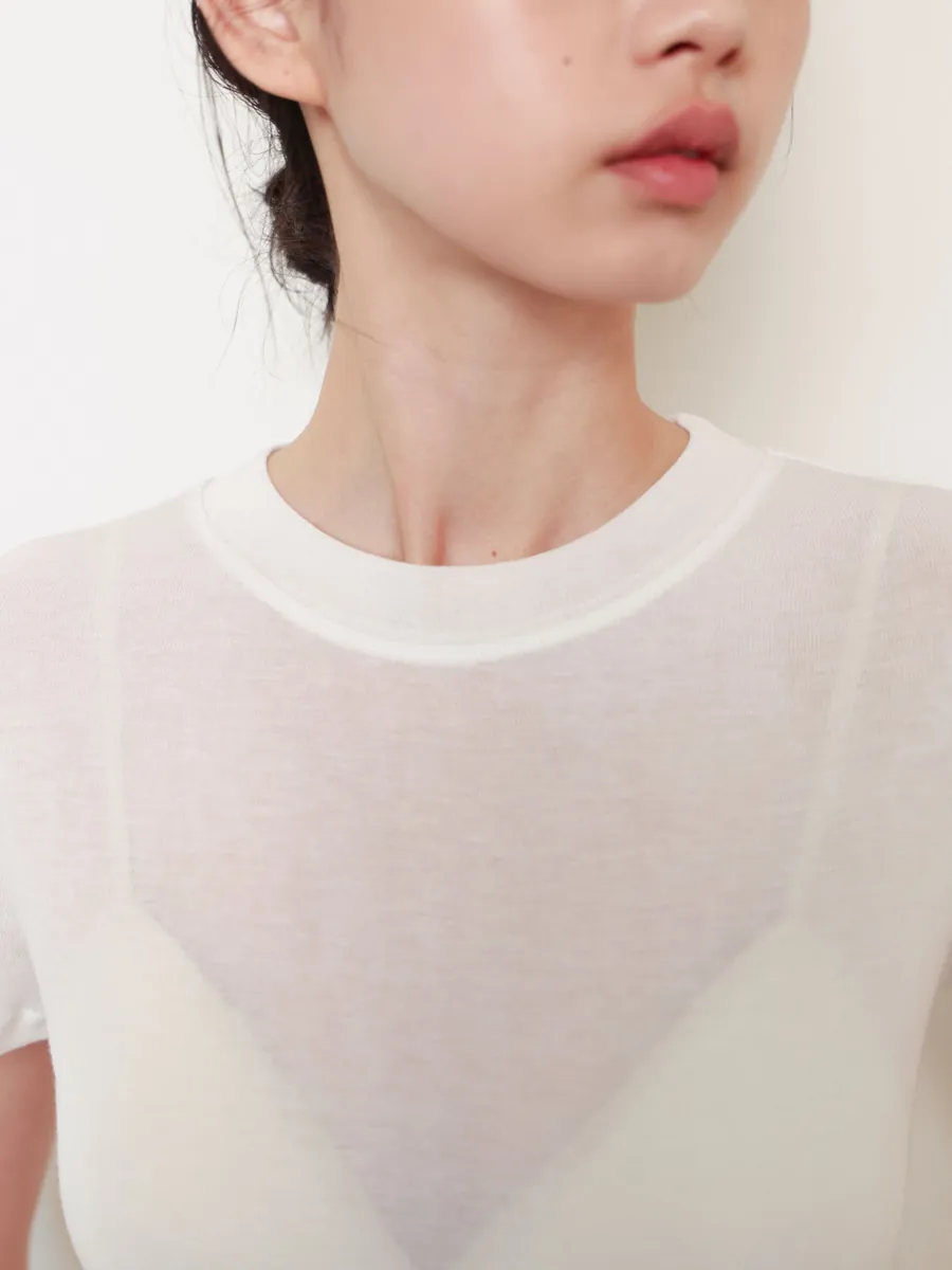 軽やかで伸縮するソフトTシャツ