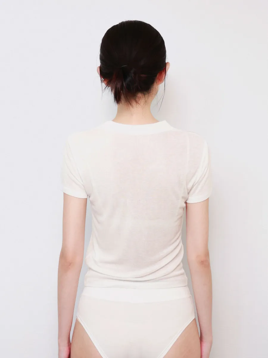 軽やかで伸縮するソフトTシャツ