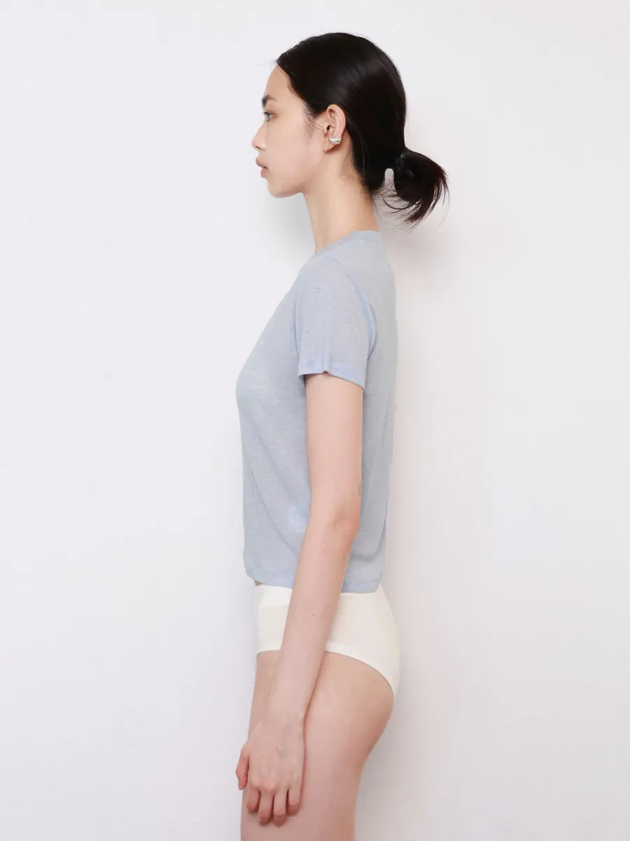 軽やかで伸縮するソフトTシャツ