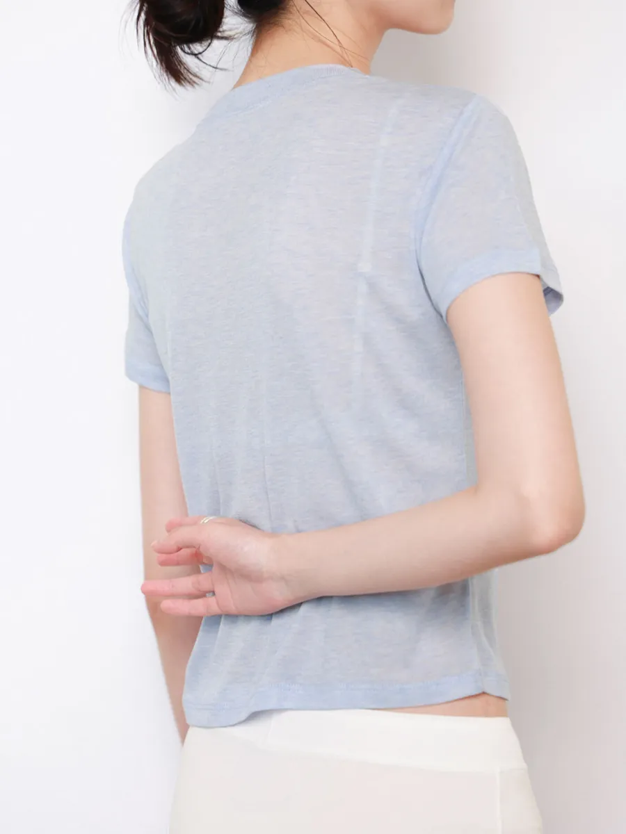 軽やかで伸縮するソフトTシャツ