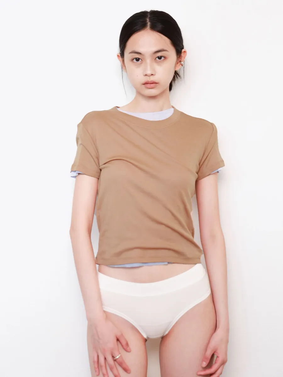 軽やかで伸縮するソフトTシャツ