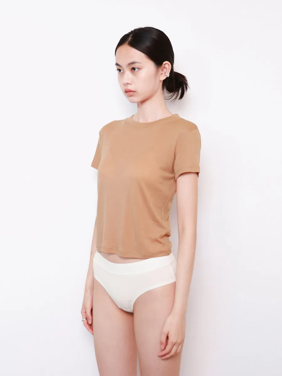 軽やかで伸縮するソフトTシャツ