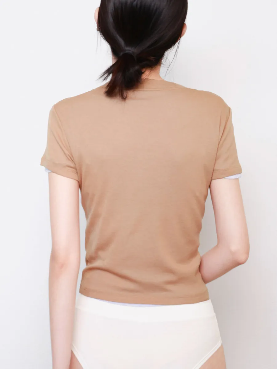 軽やかで伸縮するソフトTシャツ
