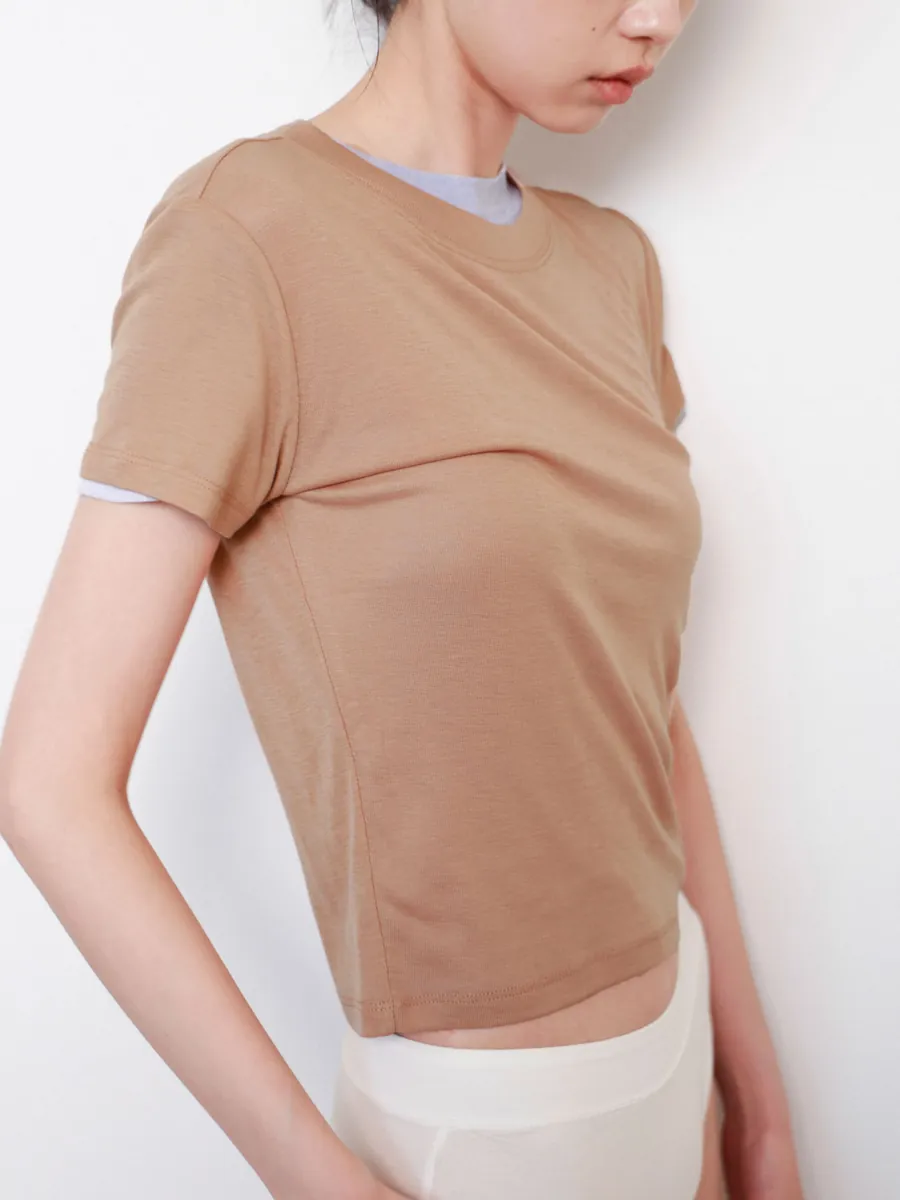 軽やかで伸縮するソフトTシャツ