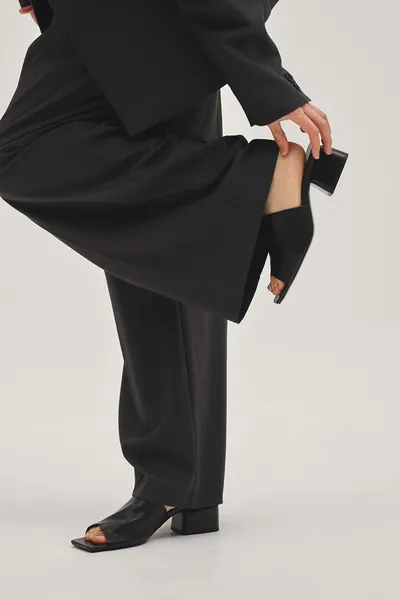 [春夏新品預訂] Slide Leather Sandals