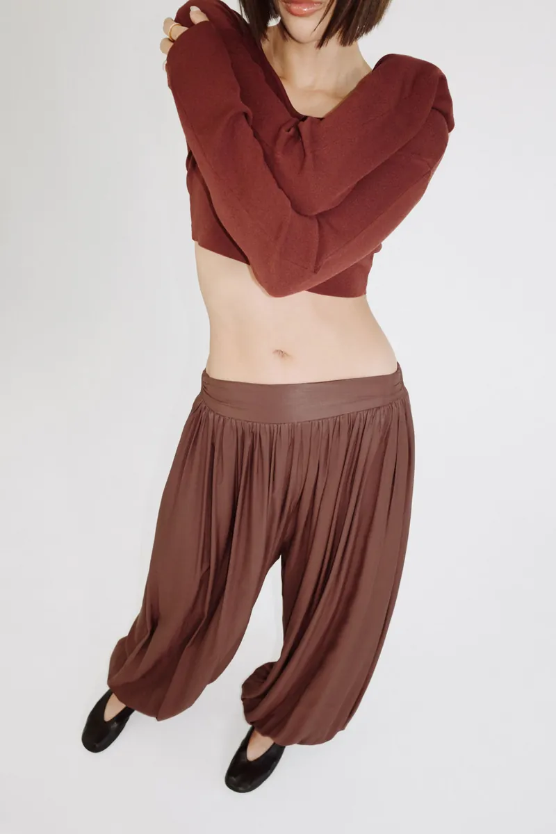 Doe: Molly Ruched Waistband Pleated Balloon Pants