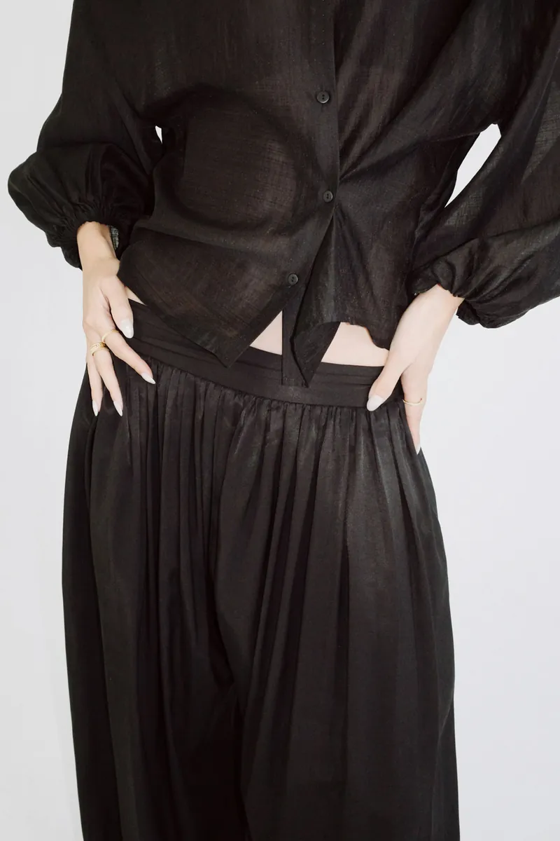 Doe: Molly Ruched Waistband Pleated Balloon Pants