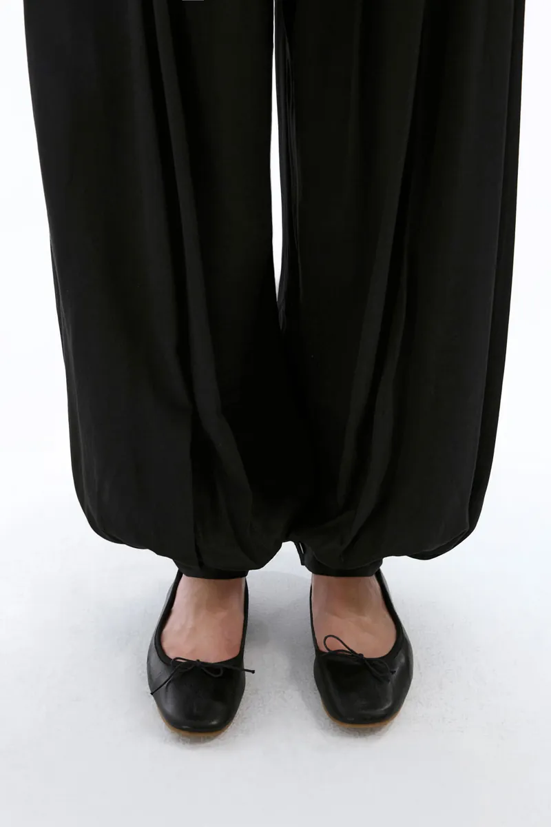 Doe: Molly Ruched Waistband Pleated Balloon Pants