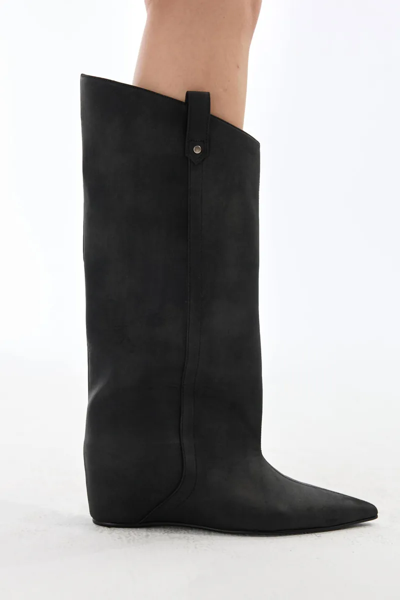 Doe: Molly Distressed Leather Pointed Wide-Shaft Knee Boots