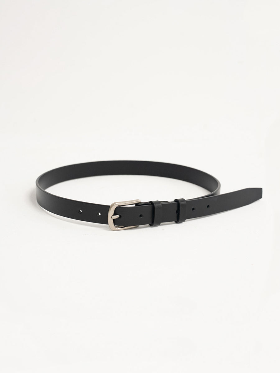 Studio Doe - Classic Silver-Buckle Leather Belt
