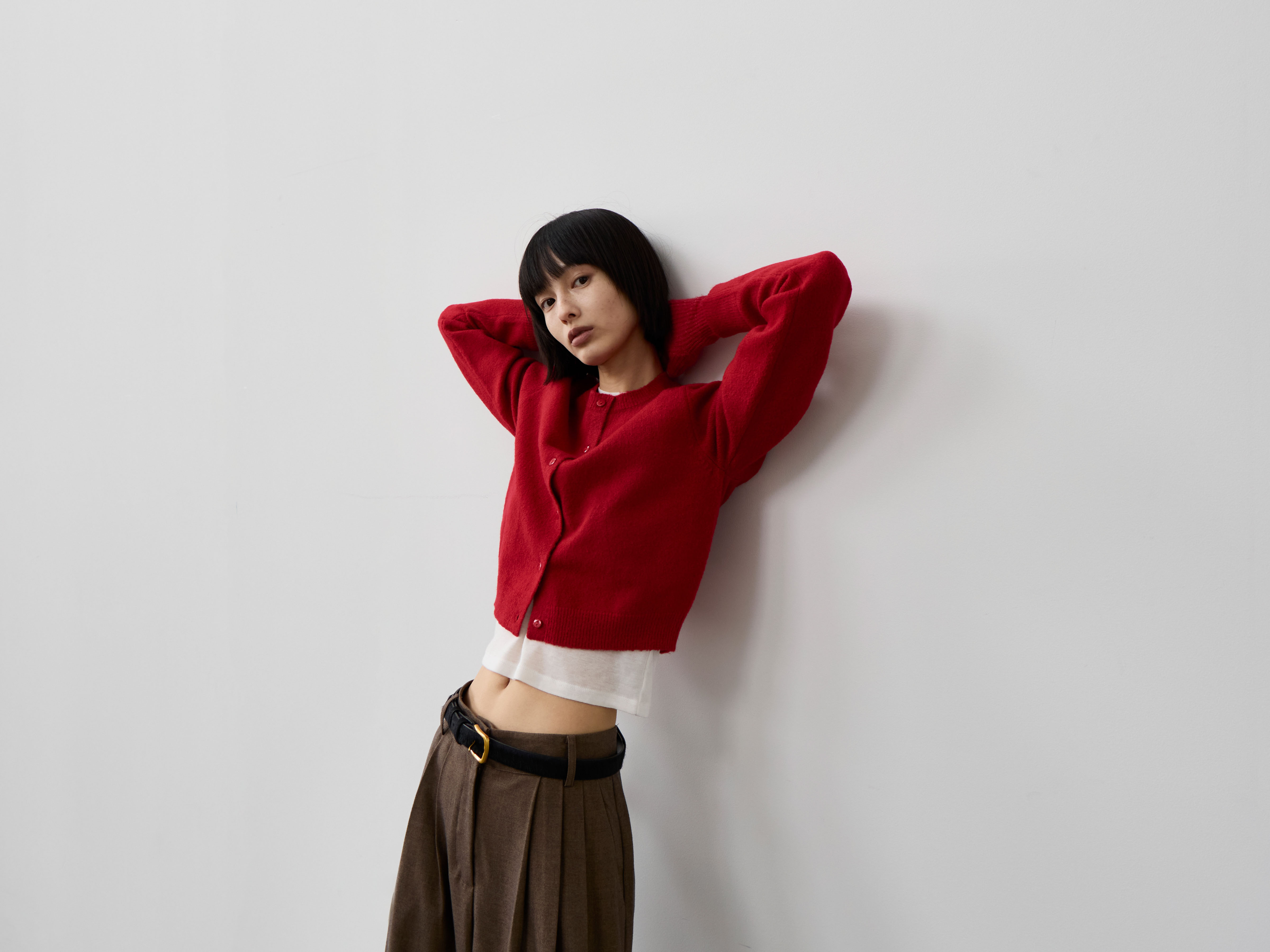 Decoding Winter’s “Visual Warmth”: Why Red Is the Smartest Fashion Investment This Season