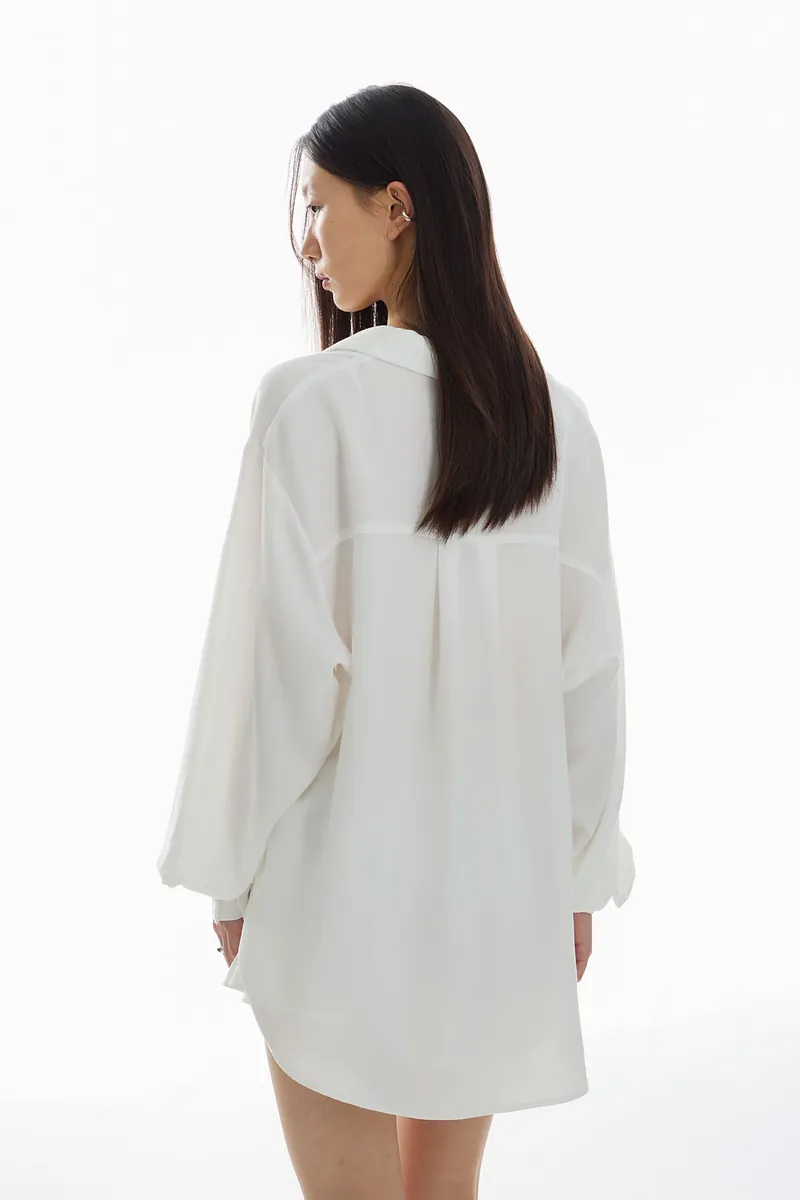 Doe：Molly V-neck Oversized Shirt
