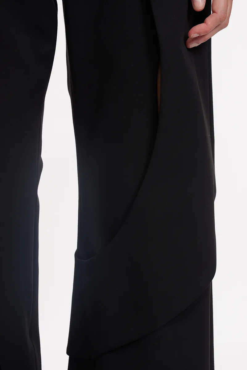 HIGH-WAISTED STREAMLINED FLARED TROUSERS