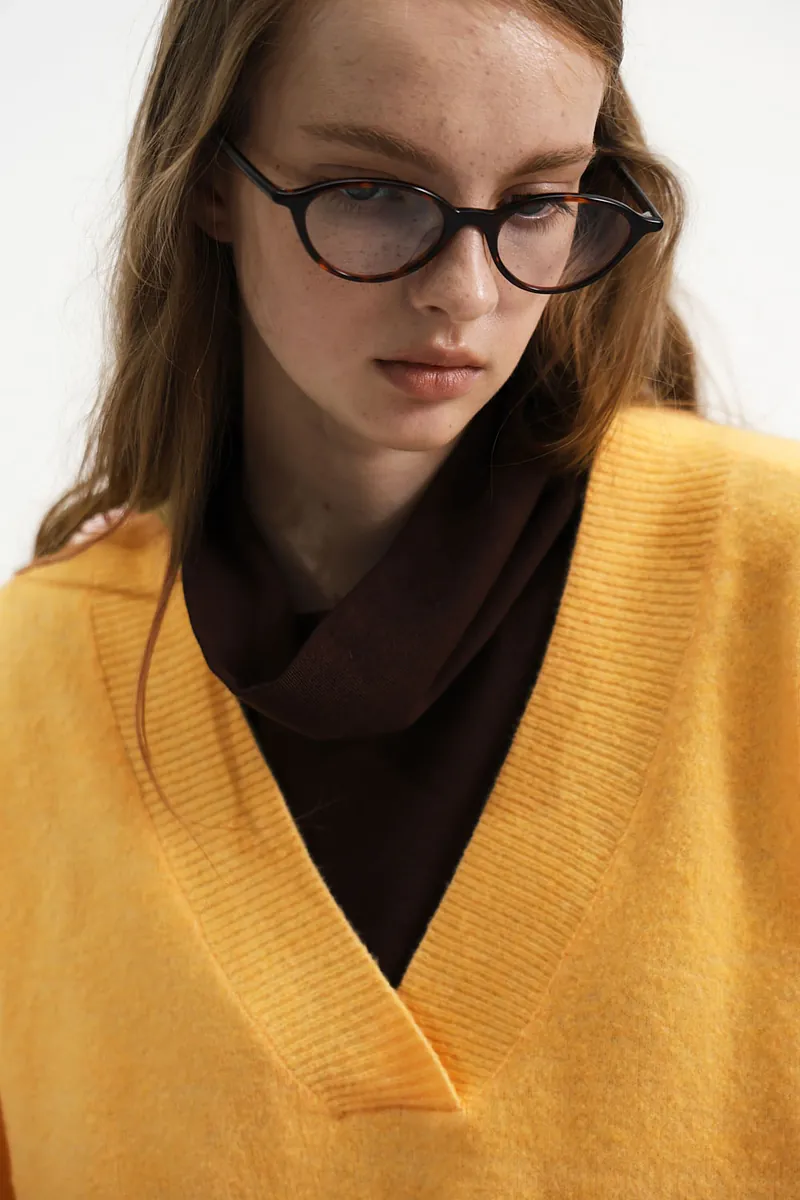 Studio Doe - Narrow V-Neck Wide Sleeve Sweater
