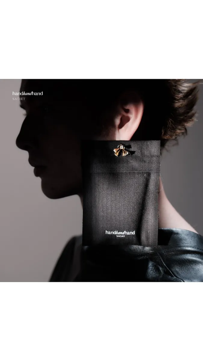handhandhand - portable hanging fragrance bag