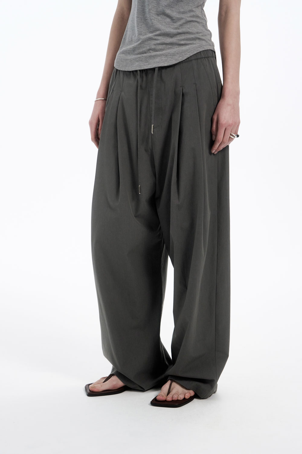 Studio Doe - Drawstring Two-tuck Trousers