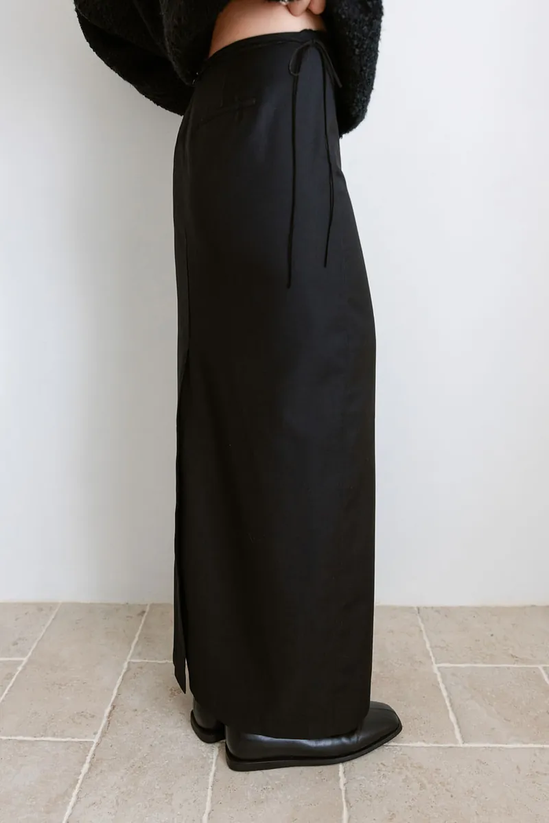 Studio Doe - Adjustable Tie Slit Straight Skirt
