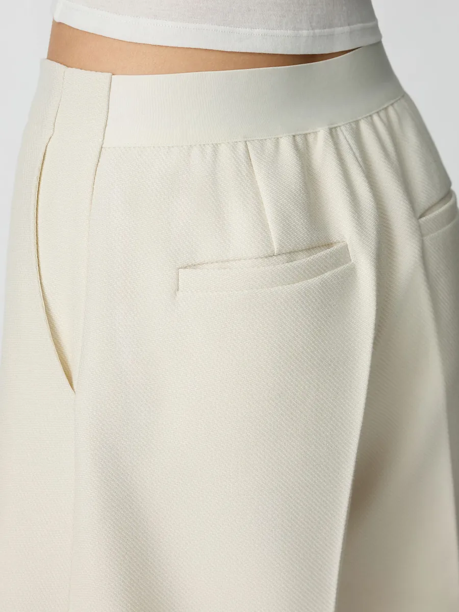 Studio Doe - Textured Stretch Knee-Length Trousers