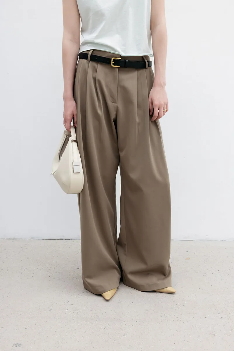 Studio Doe - Three-Tuck Low-Rise Wide Pants 3.0