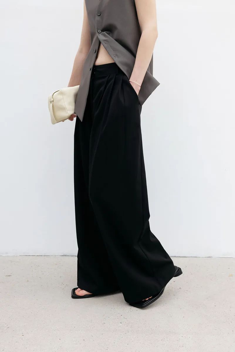 Studio Doe - Three-Tuck Low-Rise Wide Pants 3.0