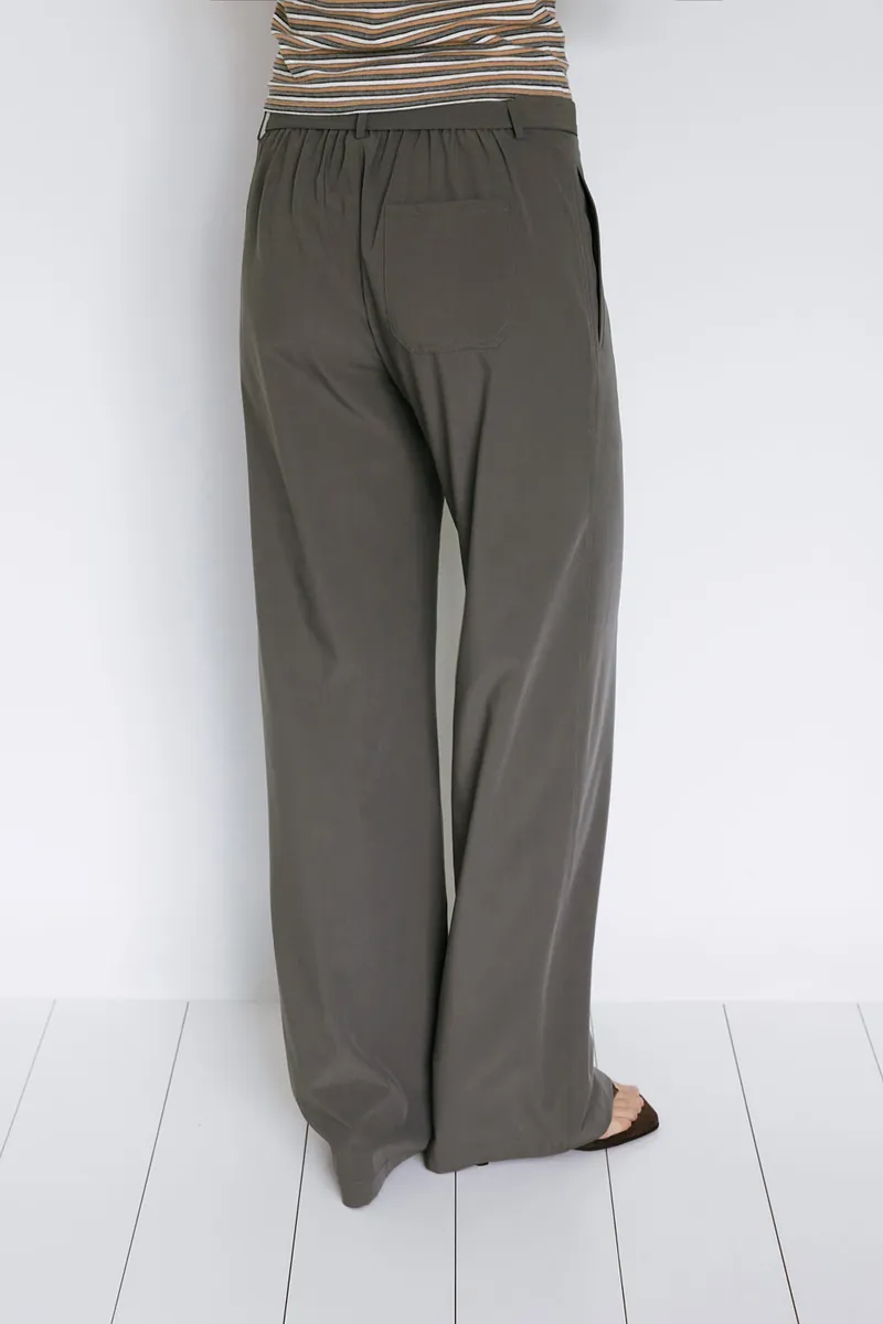 Studio Doe - LazyChic Straight Pants with Belt