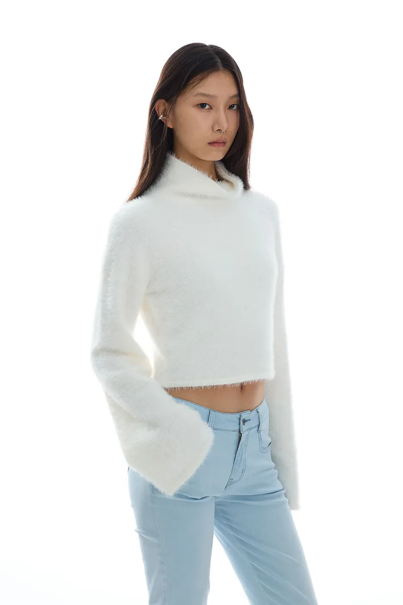 Doe：Molly 鬆軟毛絨高領短毛衣