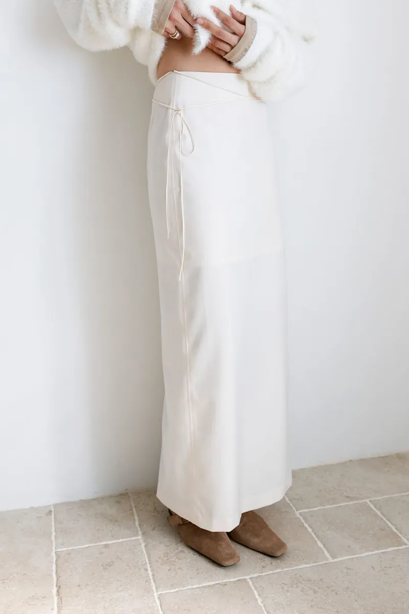 Studio Doe - Adjustable Tie Slit Straight Skirt