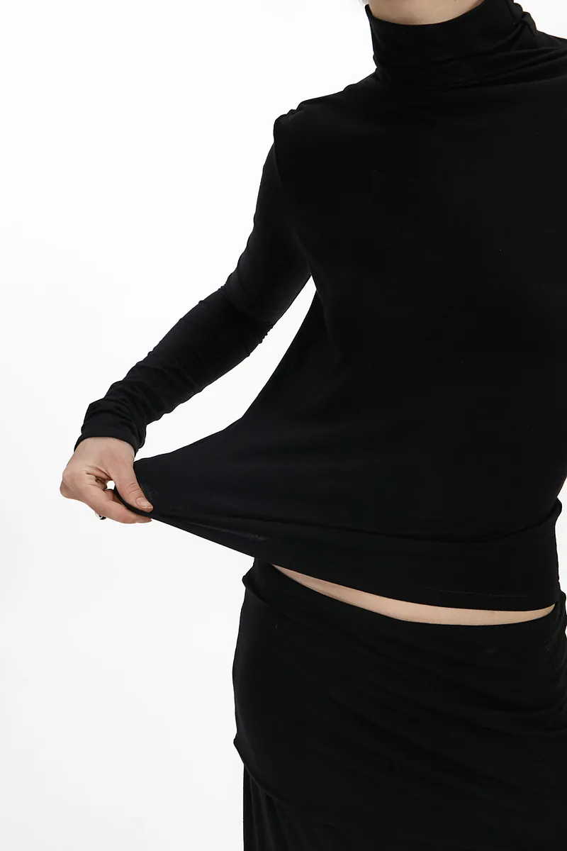 Studio Doe - Ultra Stretch High Neck T-Shirt