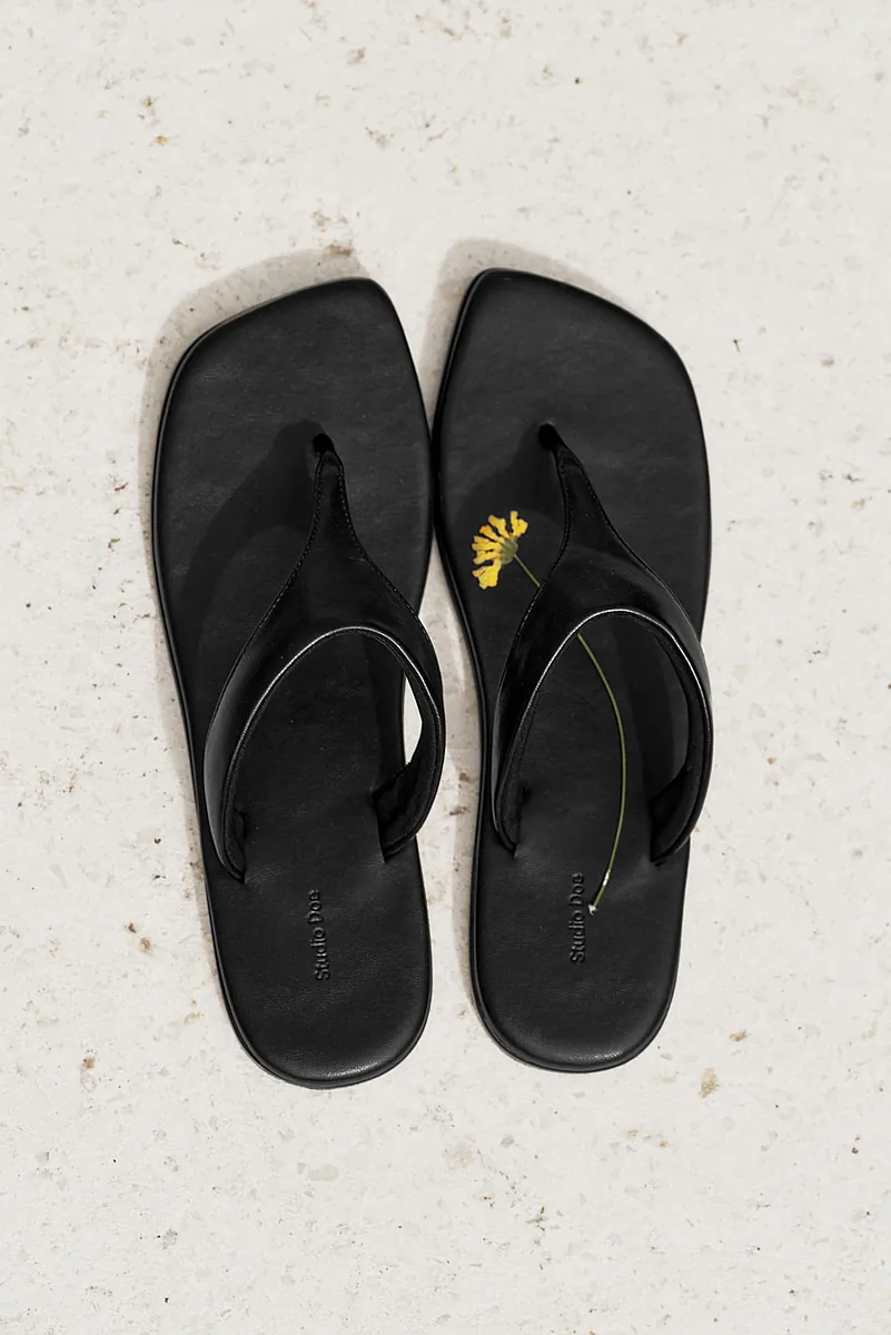 Studio Doe - Square Toe Y-strap Sandals