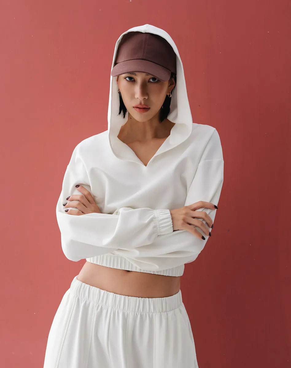 Studio Doe - Doe：Molly Deep V-Neck Cropped Hoodie