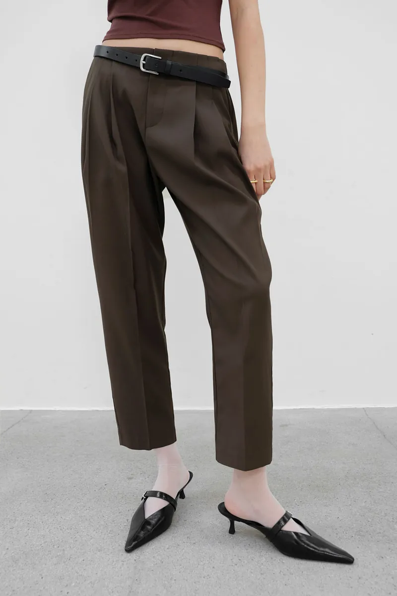 Studio Doe - Mid-Rise Tapered Cropped Trousers