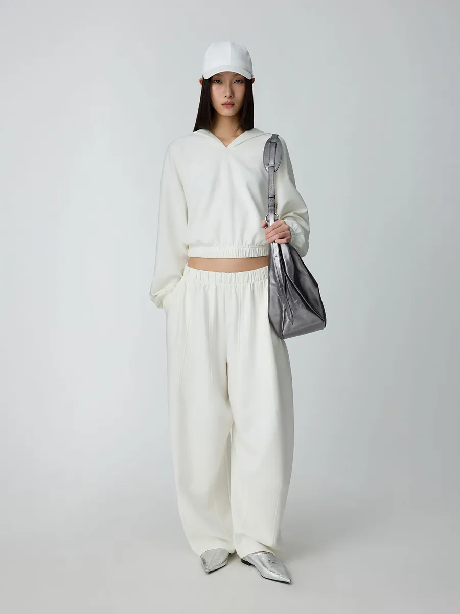 Studio Doe - Doe：Molly Deep V-Neck Cropped Hoodie