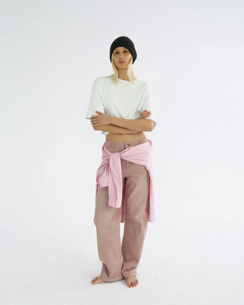 Studio Doe - Low-Rise Washed Jeans