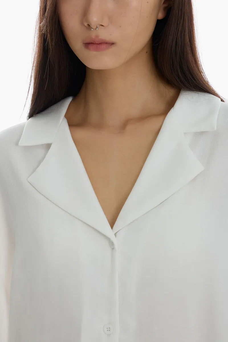 Doe：Molly V-neck Oversized Shirt