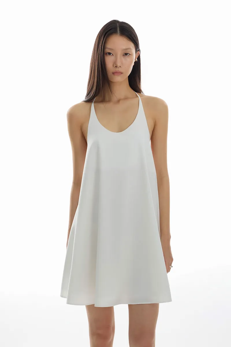 Doe：Molly Strappy Backless Dress