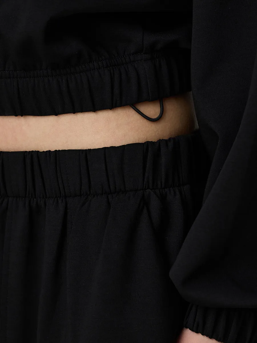 Studio Doe - Doe：Molly Deep V-Neck Cropped Hoodie