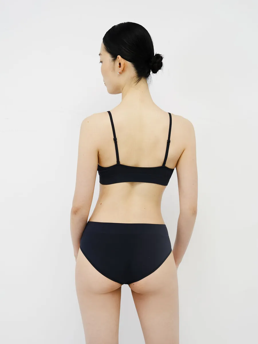一體成型中腰美臀內褲