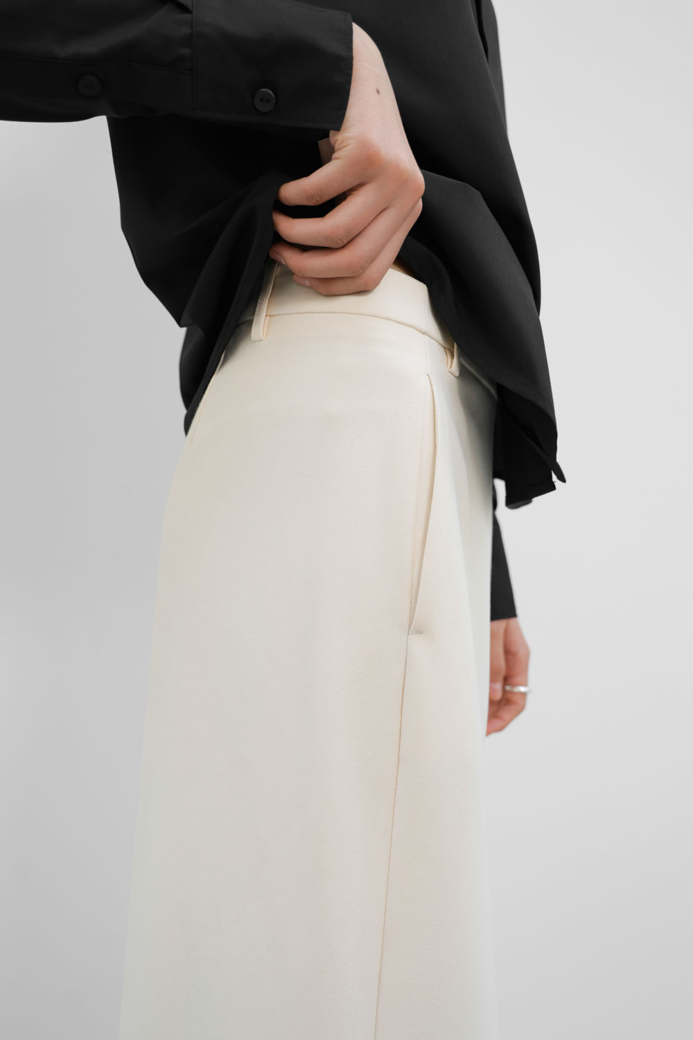 Mid-Rise Front Slit Long Skirt