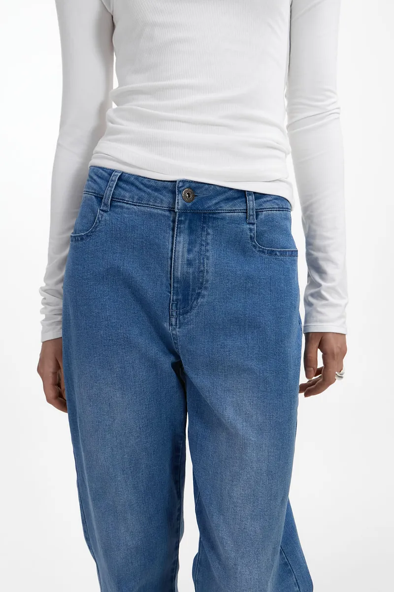 Studio Doe - Slit Hem Slim Jeans