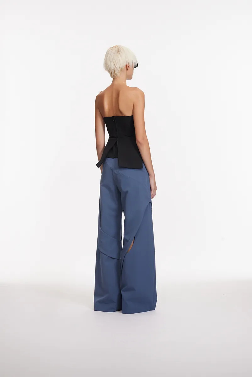 HIGH-WAISTED STREAMLINED FLARED TROUSERS