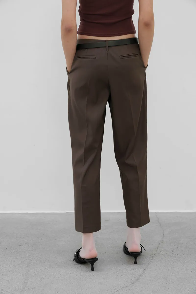 Studio Doe - Mid-Rise Tapered Cropped Trousers