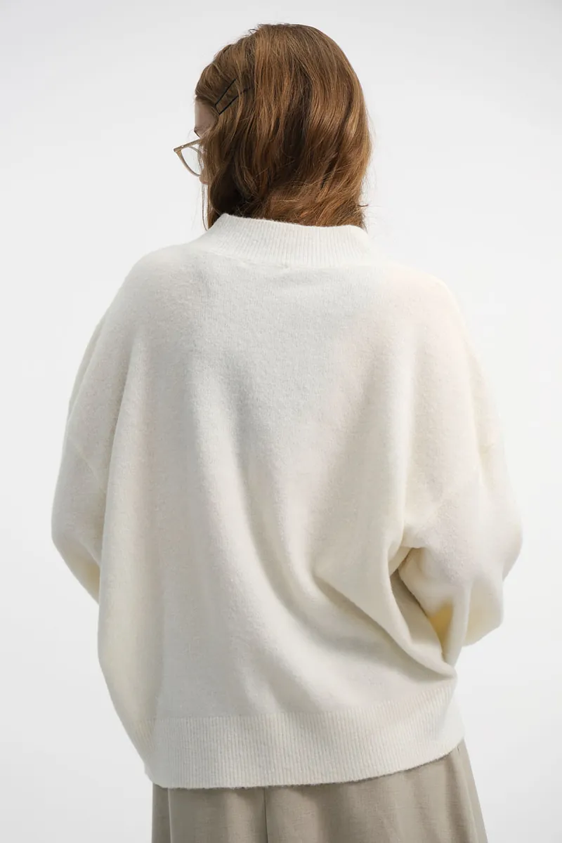 Studio Doe - Narrow V-Neck Wide Sleeve Sweater